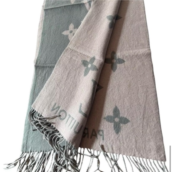 Louis Vuitton 100% Cashmere Scarf - Picture 5 of 6